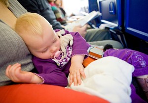 Beba u avionu
