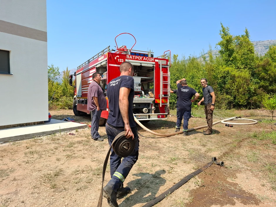 Za njih nema predaha - hrabri vatrogasci se treći dan bore sa požarima u Crnoj Gori