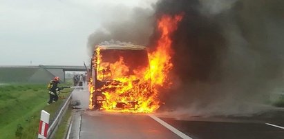 Makabra na A1. Samochód stanął w płomieniach