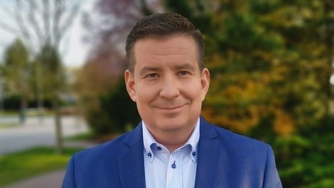 Moderátor Patrik Herman.