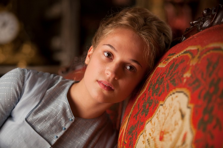 Alicia Vikander jako Kitty