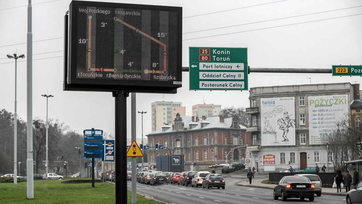 Inteligentne Systemy Transportowe ze względu na elektroniczne tablice, dzięki którym dochodząc do przystanku, już się wie, czy na swój tramwaj albo autobus będzie się czekać kilka czy kilkanaście minut, to duża wygoda. Natomiast tablice informujące o dostępności miejsc postojowych pozostają ciągle obiektem kpin. Kierowcy wiedzą bez podpowiadania, w jakich godzinach jest najtrudniej znaleźć miejsce parkingowe w centrum miasta. Systemem zostanie objęty również Fordon.