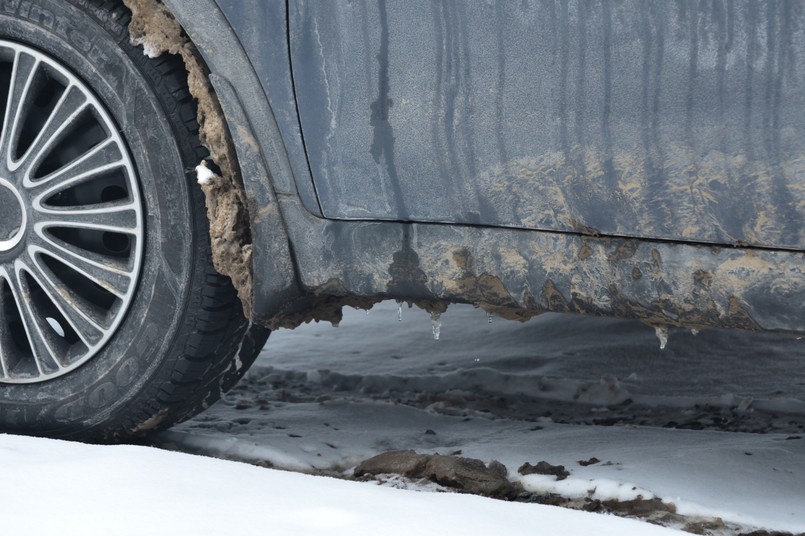 jak zabezpieczyć auto przed solą