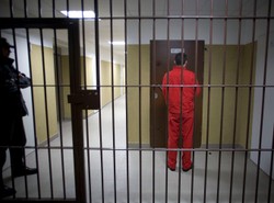 Co 10 dni mamy samobójstwo w więzieniu