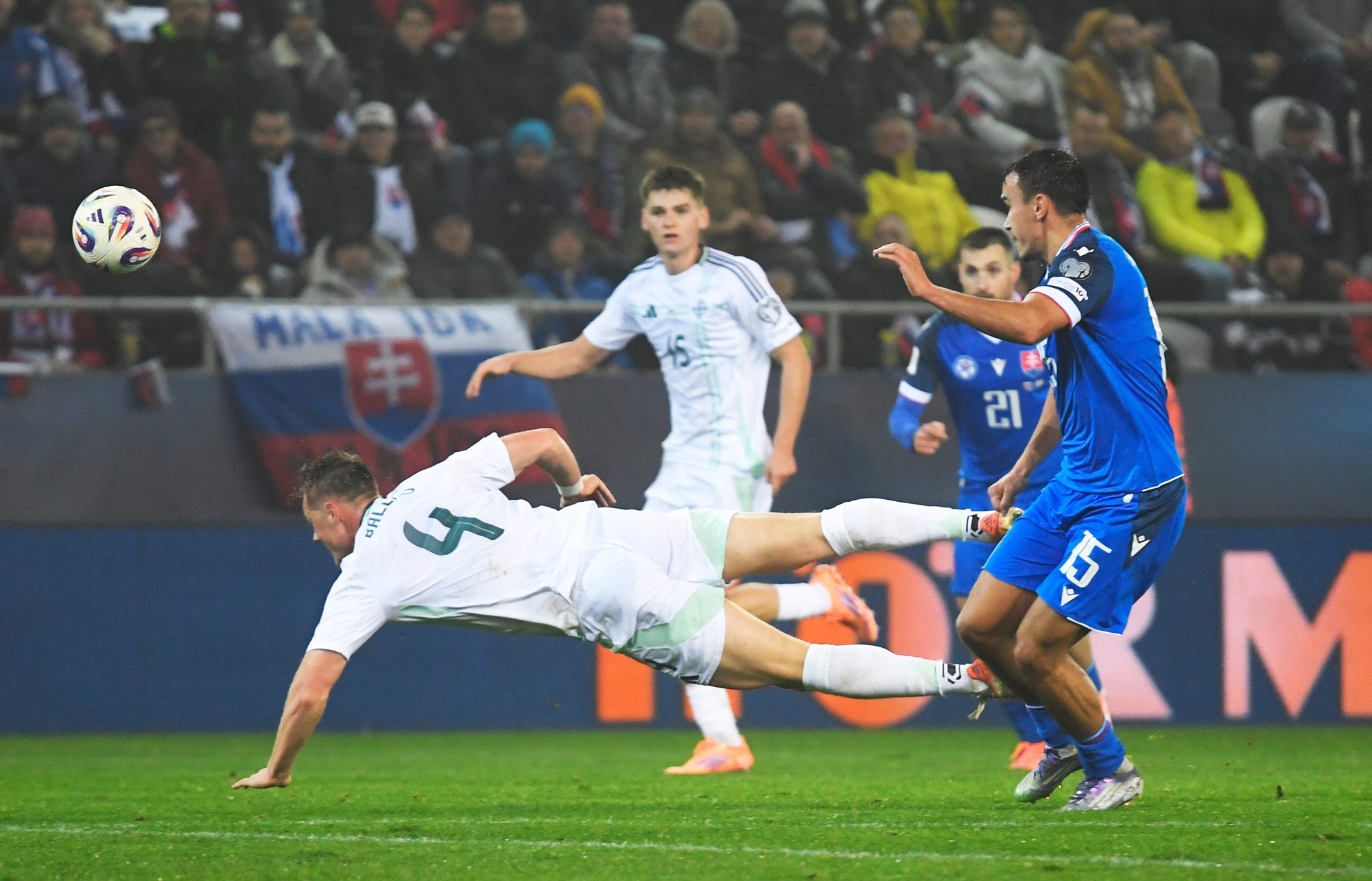 David Strelec (Slovensko) a vľavo Daniel Ballard (Severné Írsko). 
