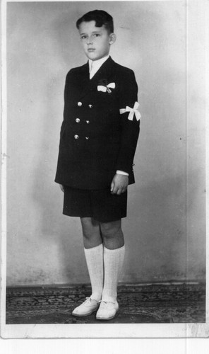 Janusz Korwin-Mikke podczas I Komunii Świętej w 1951 roku