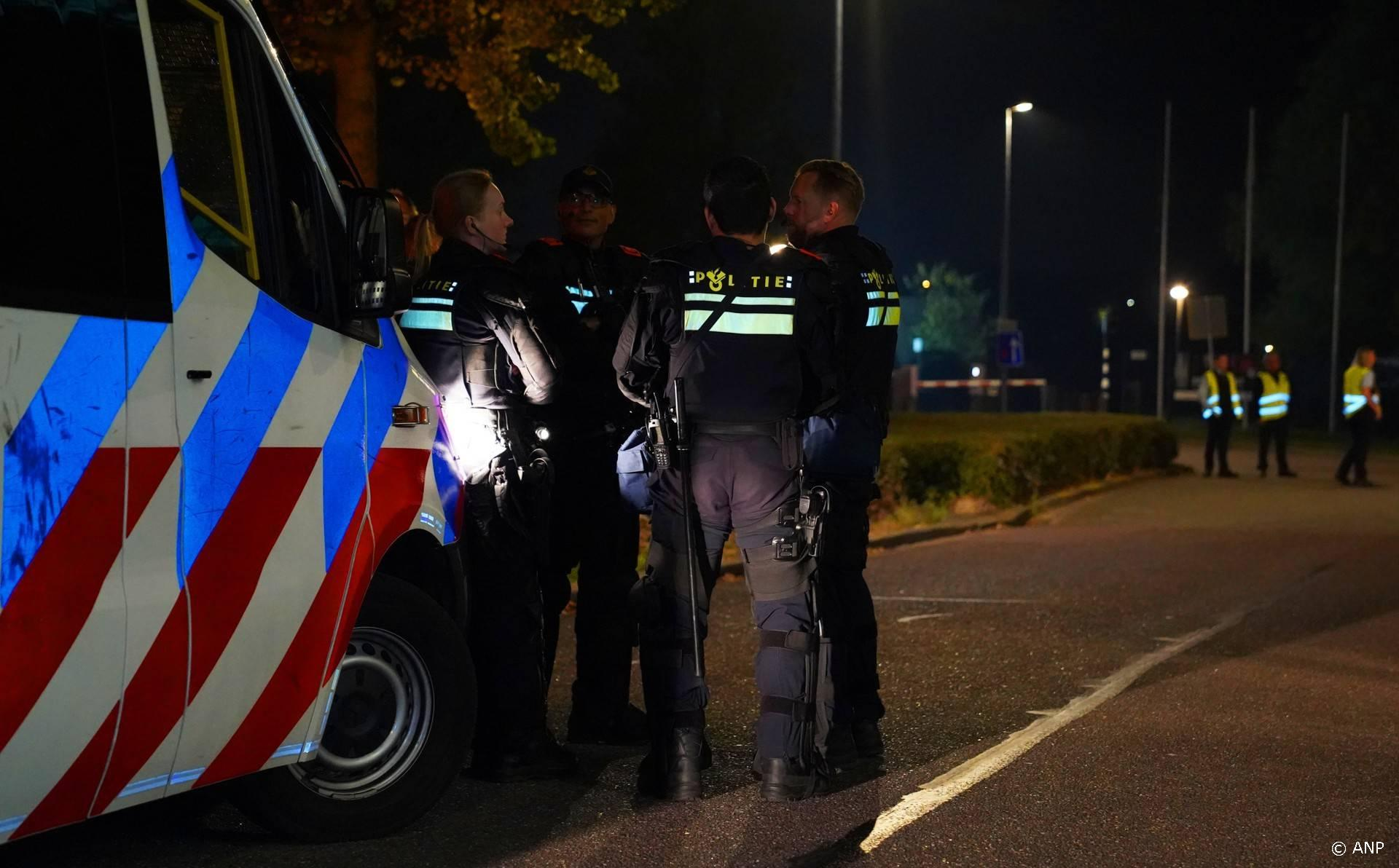 100 agenten naar Den Bosch - signalen over dreigende onrust azc