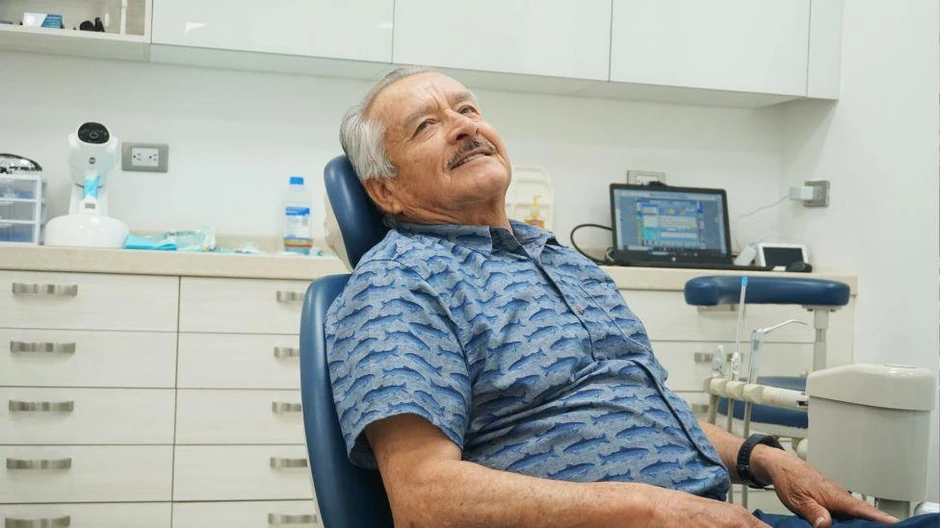 Human Ramon Soto je Meksikanac, ali živi u Americi godinama. On takođe dolazi kod zubara u Meksiko | Foto: BBC