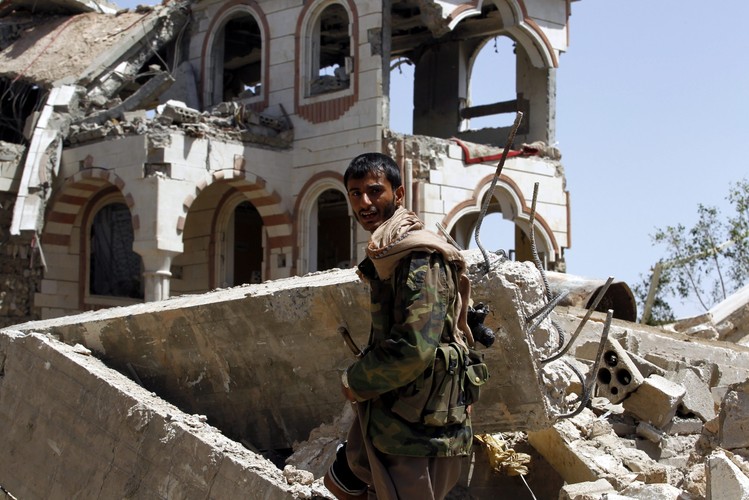 JEMEN. Naloty na zbuntowane miasto Sana