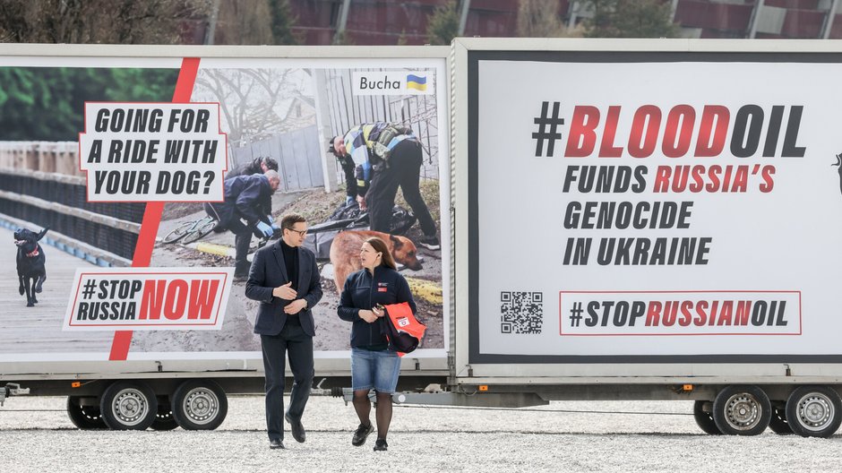 Rząd ogłasza kampanię billboardową w sprawie embarga na rosyjską ropę