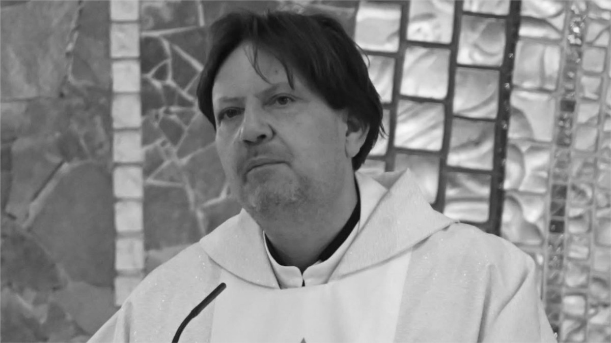 Ksiądz Robert zmarł podczas mszy w kościele. Zaatakowała go i użądliła osa