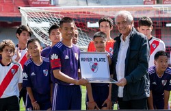 Uratowani z jaskini piłkarze zagrali w Buenos Aires mecz pokazowy