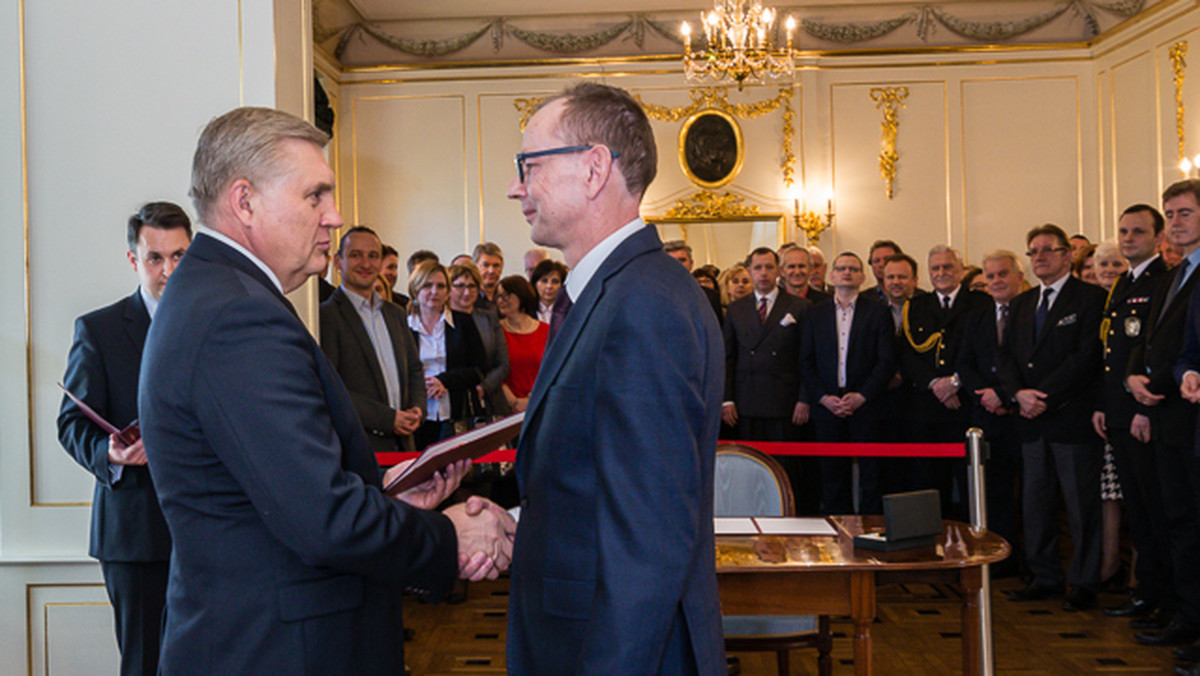 Dzisiaj nastąpiła zmiana na stanowisku zastępcy prezydenta Białegostoku. Urząd  Miasta oficjalnie poinformował, że nowym wiceprezydentem został Zbigniew Nikitorowicz. Zastąpił on na tym stanowisku Roberta Jóźwiaka.