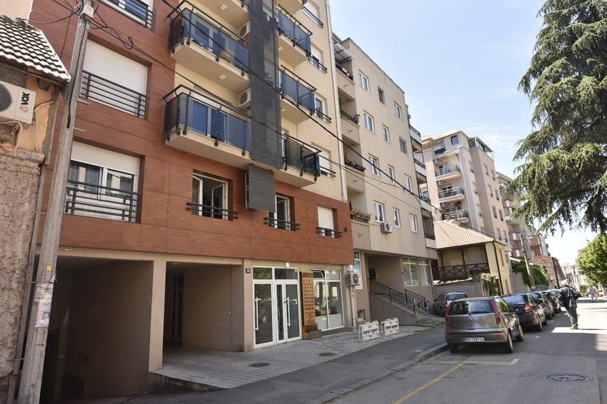 Zgrada u kojoj je bivši fudbaler Miljan Mrdaković izvršio samoubistvo