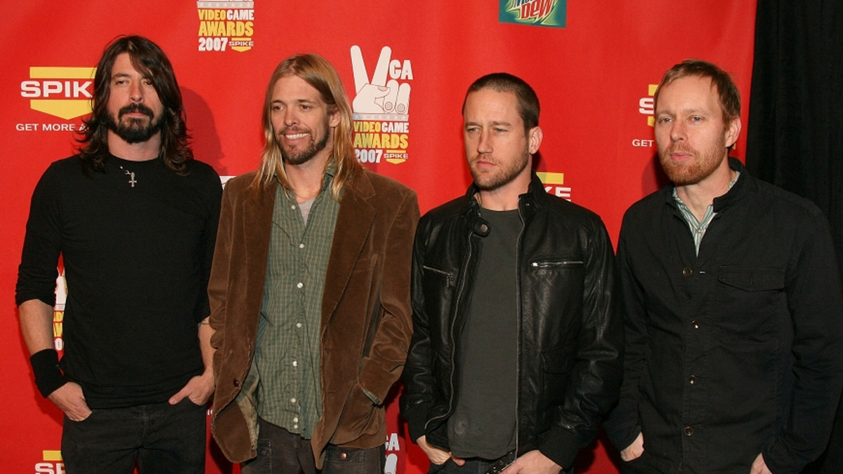 Formacja Foo Fighters udostępniła w sieci zapis swojego koncertu na festiwalu w Reading w 1995 roku.