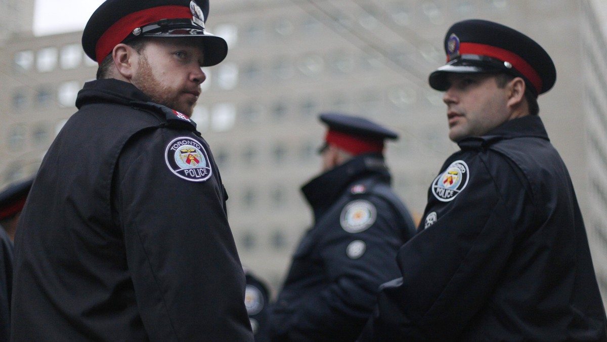 Kanadyjska policja wprowadza w życie zmiany w stosowaniu paralizatorów. Zaakceptowano wszystkie 16 rekomendacji, które powstały po tragicznej śmierci Polaka Roberta Dziekańskiego na lotnisku w Vancouver w 2007 roku.