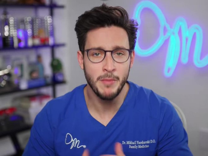 "Glumica mi poslala poruku, pita me da li sme da pije svoj urin", dr otkrio  o kome se rad
