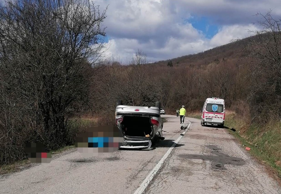 Tragická dopravná nehoda si vyžiadala život 18-ročnej spolujazdkyne.
