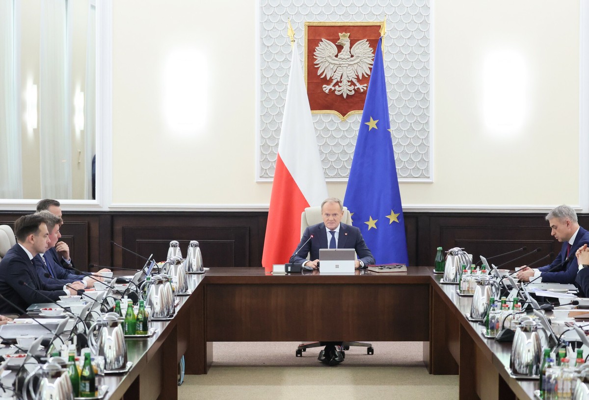 Rząd chce, by ministrowie rzadziej ujawniali prezenty