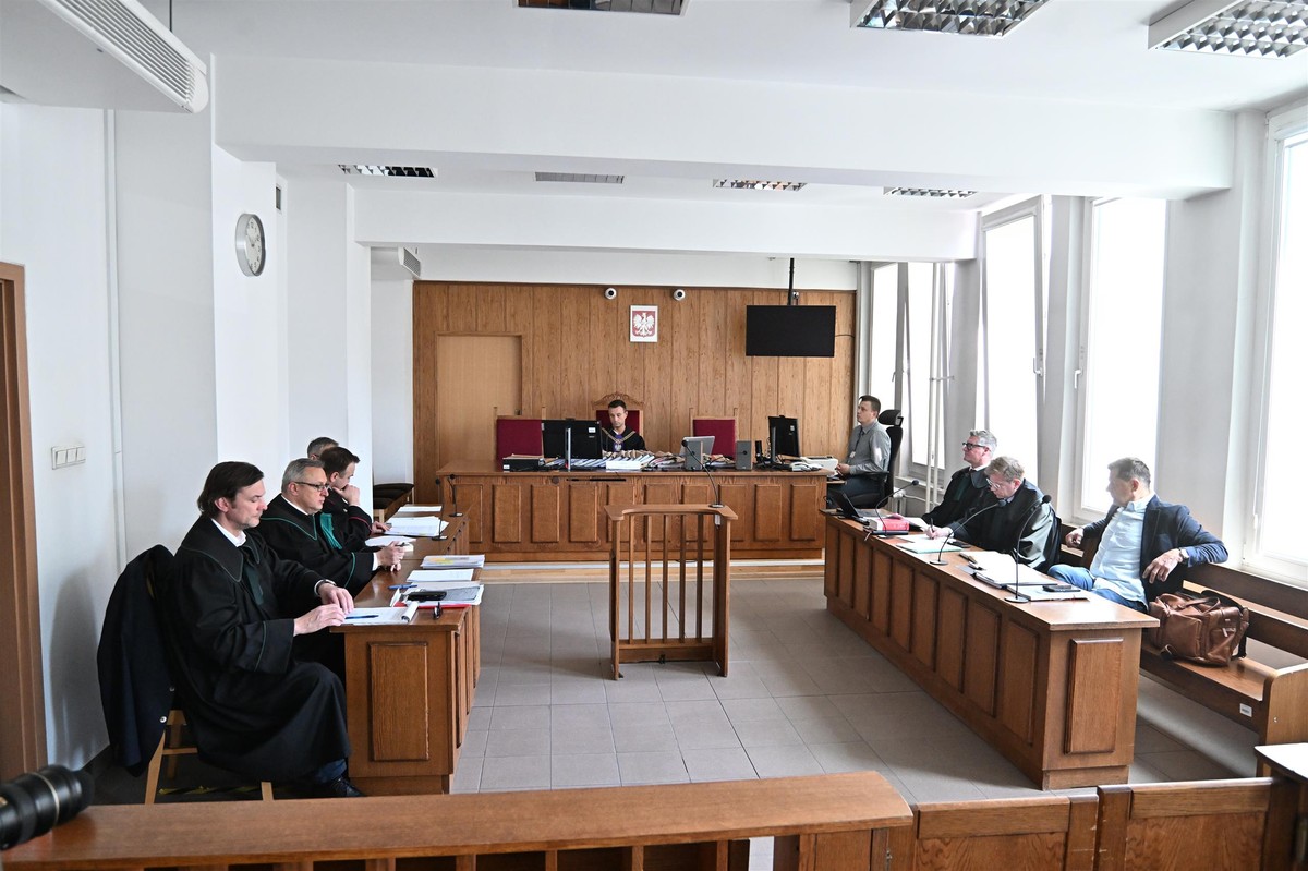 Taśmy poszły w ruch. Ciąg dalszy sporu Lewandowskiego z Kucharskim w sądzie