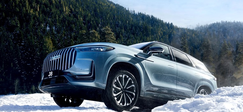 JAECOO 8 wjeżdża do Polski. Ma silnik 1.5 i deklasuje zasięgiem. Ile kosztuje?