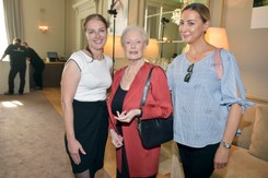 Dlaczego Beata Tyszkiewicz rzuciła Andrzeja Wajdę? Tajemnicę zdradzili przyjaciele