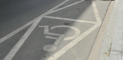 Nie ma nogi, ale na miejscu dla inwalidów nie zaparkuje!