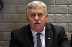 Engel: Sousa musi mentalnie przygotować zespół na grę bez Lewandowskiego