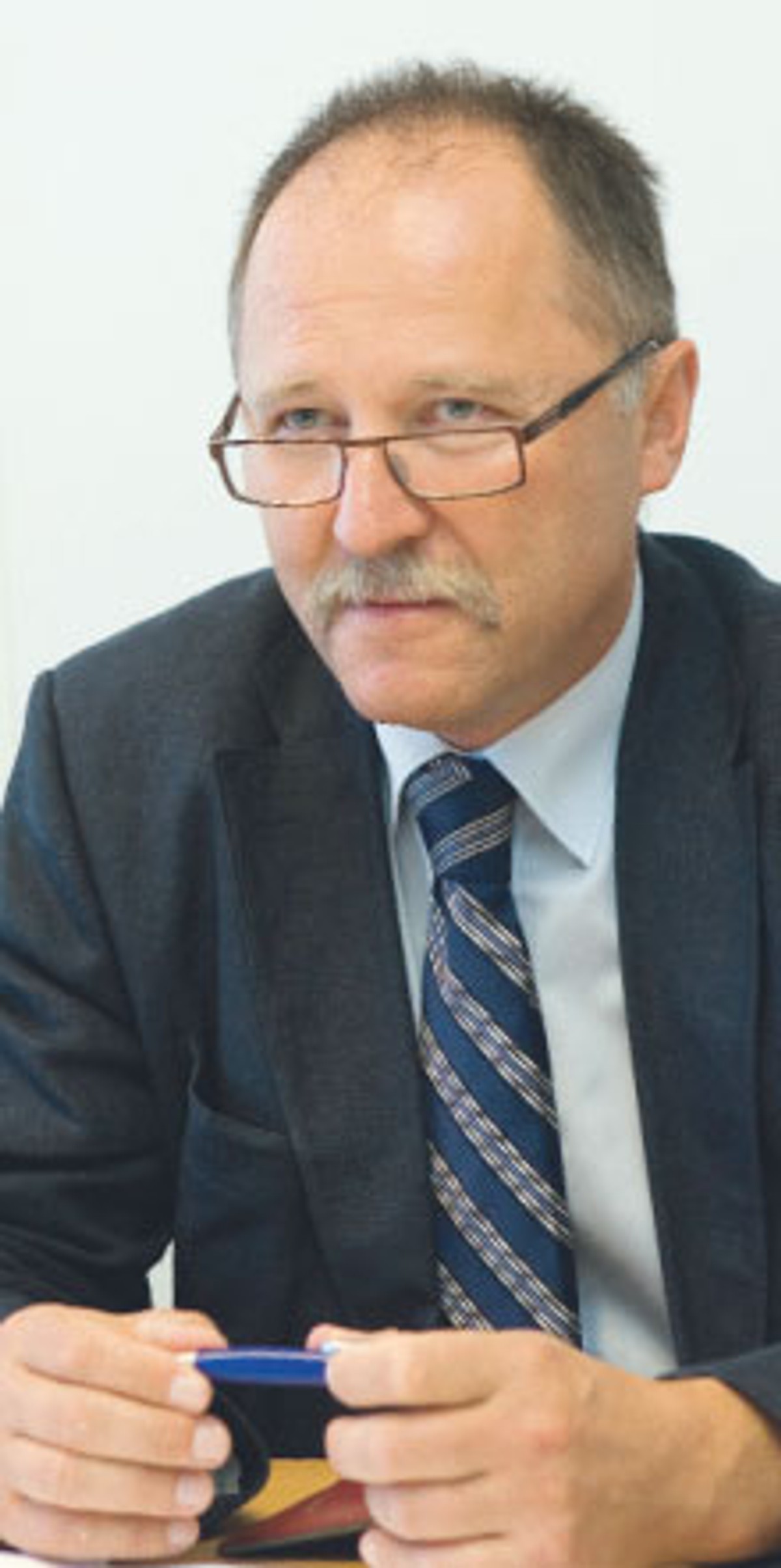Ziemisław Gintowt, adwokat prowadzący indywidualną kancelarię w Warszawie, dziekan warszawskiej Okręgowej Rady Adwokackiej