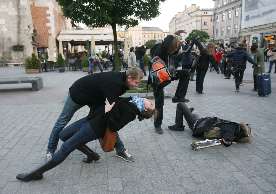 KRAKÓW FLASH MOB NA KRAKOWSKIM RYNKU