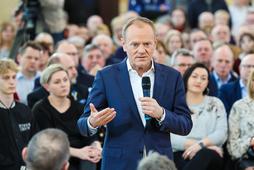 Donald Tusk podczas spotkania z mieszkańcami Chełmna, 3 kwietnia 2023 r.