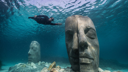 Víz alatti múzeum van a Földközi-tengeren: ilyeneket lehet látni