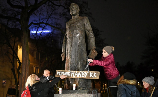 "Pomnik hańby Kościoła katolickiego". Protest pod figurą ks. Henryka Jankowskiego