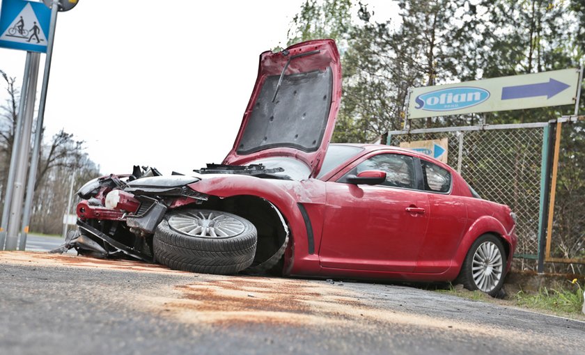 Wypadek sportowej mazdy RX8 w Zielonej Górze