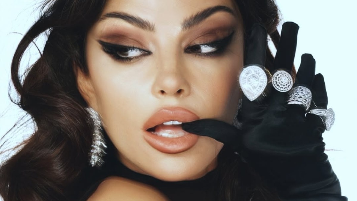 Secretul frumuseții Mădălinei Ghenea. De ce își toarnă lapte pe frunte