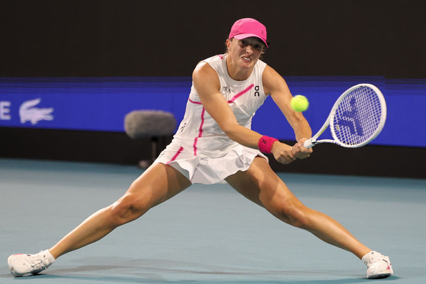 Iga Świątek w meczu z rosyjską tenisistką Jekateriną Aleksandrową w 1/8 finału turnieju WTA rangi 1000 w Miami