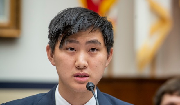 Aleksandar Vang, suosnivač kompanije "Scale AI" za označavanje AI podataka vredne 29 milijardi dolara, ima samo 29 godina.