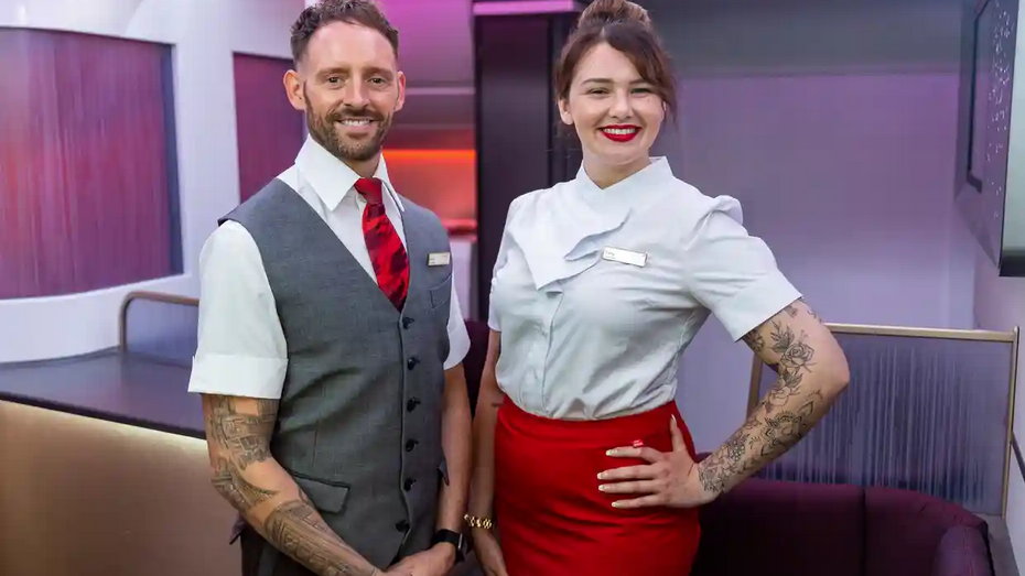Virgin Atlantic zezwala stewardom i stewardessom pokazywać tatuaże pasażerom