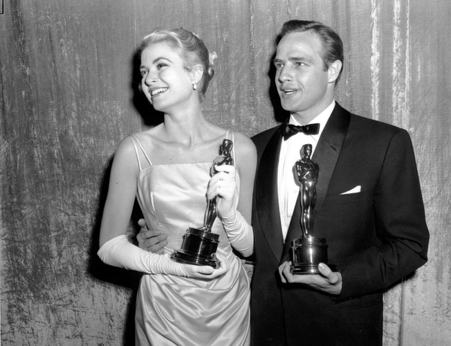 Grace Kelly i Marlon Brando z Oscarami za najlepsze role w 1954 roku