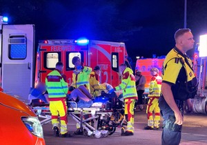 Berlin, uleteo kolima u grupu ljudi