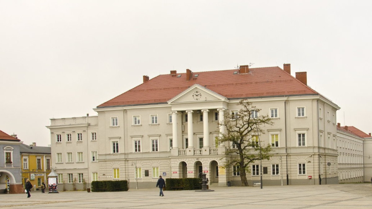 Radny Marcin Chłodnicki ogłosił przez internet, że jest gotowy wystartować w najbliższych wyborach na prezydenta Kielc w 2018 r. - poinformowała "Gazeta Wyborcza".