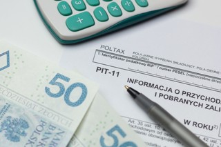 Objaśnienia podatkowe: MF tłumaczy, jak przesłać pracownikowi PIT-11