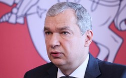 "Łukaszenka blefuje". Łatuszka odpowiada na propozycję ws. wymiany Poczobuta