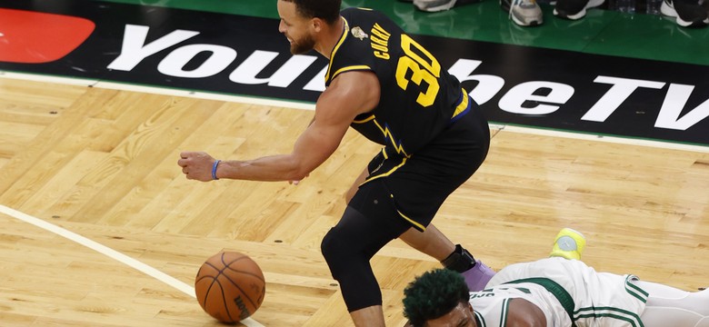 Liga NBA. 43 punkty Curry'ego. Warriors odrobili straty w finale
