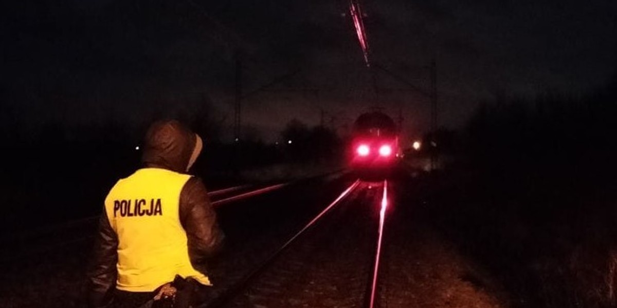 Pociąg potrącił kobietę w Babach. 43-letnia piotrkowianka nie żyje.