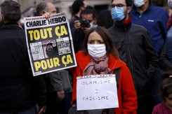 Tysiące ludzi na ulicach po makabrycznym morderstwie nauczyciela: To my jesteśmy Francją!