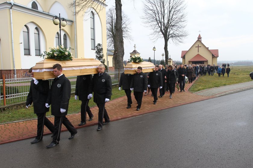 Pogrzeb sióstr w Tryńczy