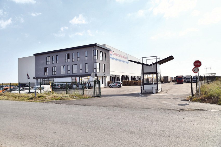 Kao veliku manu špediteri ističu da sada kamionima moraju da prolaze kroz naselje