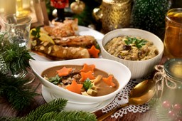 tak robert makłowicz robi pyszną wigilijną zupę grzybową. ten składnik jest k