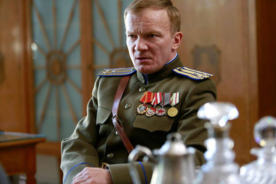 Eryk Lubos jako Lebiediew, pułkownik NKWD w serialu "Czas honoru" (2008)